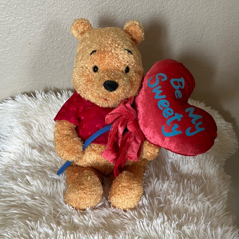 Disney Store Winnie The Phoo Be My Sweet Love 16" Plush soft toy  Stuffed Animal